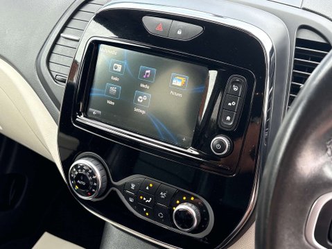 Renault Captur 1.5 dCi ENERGY Signature S Nav SUV 5dr Diesel Manual Euro 6 (s/s) (110 ps) 34