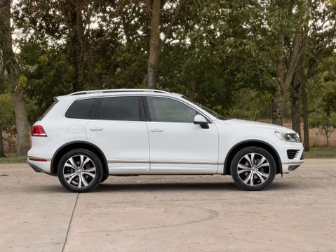 Volkswagen Touareg 3.0 Touareg V6 R-Line TDI BlueMotion Technology Auto 4WD 5dr 7