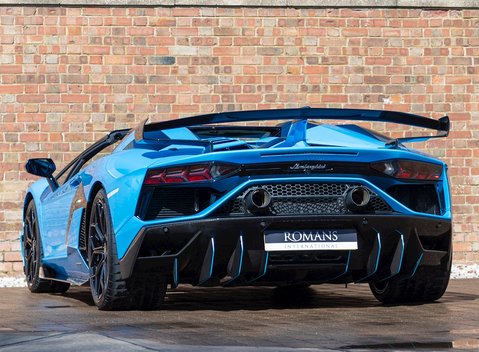 Lamborghini Aventador SVJ LP 770-4 Roadster 3