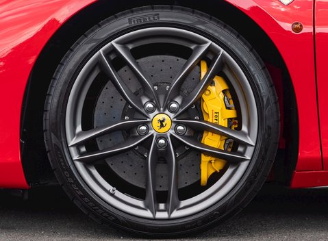 Ferrari 488 Spider 12