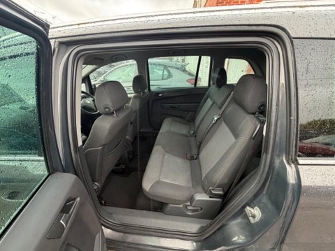Vauxhall Zafira 1.7 CDTi ecoFLEX Design Euro 5 5dr (SNav) 13