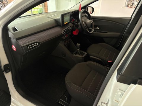 Dacia Sandero 1.0 TCe Expression CVT Euro 6 (s/s) 5dr 19