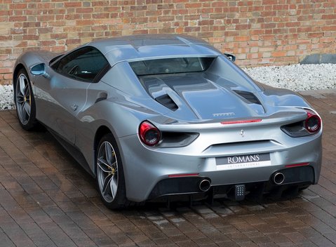 Ferrari 488 Spider 10