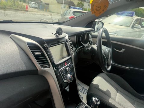 Hyundai i30 1.6 CRDi Blue Drive SE Nav Euro 6 (s/s) 5dr 30