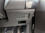 Land Rover Discovery 2.0 Discovery S SD4 Auto 4WD 5dr 76