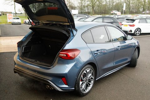 Ford Focus ST-LINE VIGNALE MHEV 36