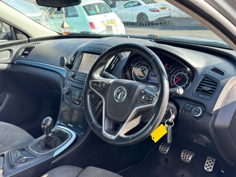 Vauxhall Insignia 2.0 CDTi ecoFLEX SRi Nav Sports Tourer Euro 5 (s/s) 5dr 9