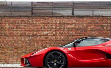 Ferrari LaFerrari 35