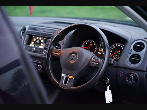 Volkswagen Tiguan 2.0 TDI BlueMotion Tech Match DSG 4WD Euro 5 (s/s) 5dr 23