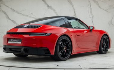 Porsche 911 Targa 4 GTS (992) 8