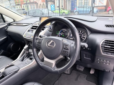 Lexus NX 2.5 300h Premier E-CVT 4WD Euro 6 (s/s) 5dr 9