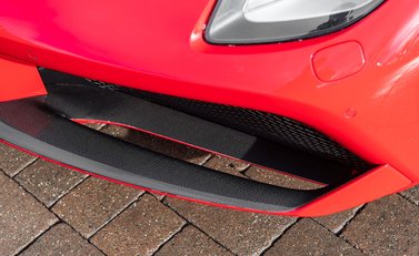 Ferrari 488 GTB 25