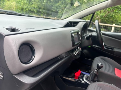 Toyota Yaris 1.33 Dual VVT-i Sport Euro 5 5dr Euro 5 7