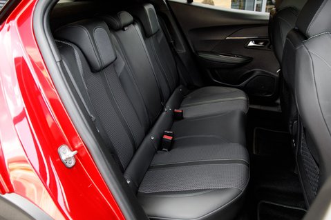 Peugeot 2008 PURETECH S/S GT 38