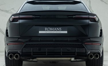 Lamborghini Urus S 8