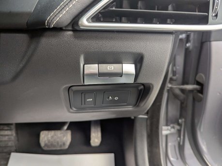Jaguar XE 2.0 XE R-Dynamic S Auto 4dr 77