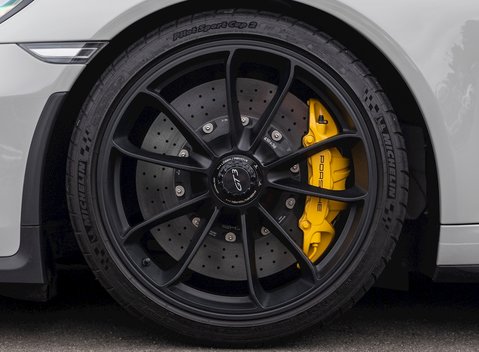 Porsche 911 GT3 (991.2) 10