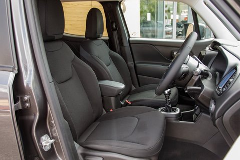 Jeep Renegade NIGHT EAGLE 32