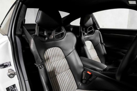 Porsche 911 GT3 TOURING. 1 OF 47 RHD CARS IN THE UK. 1 OF 4 IN CRAYON. HOUNDSTOOTH INTERIOR 20