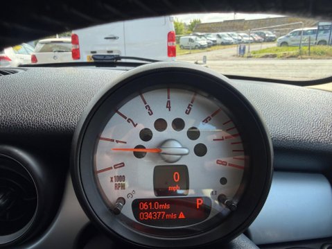 Mini Hatch 1.6 One Auto Euro 6 3dr 28