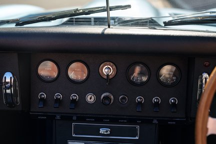 Jaguar E-Type Series 1 4.2 Roadster 18