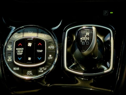 Toyota Voxy TRD Hybrid Edition 16