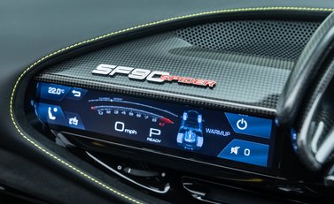 Ferrari SF90 Spider 22
