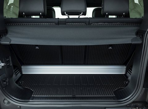 Land Rover Defender 90 X D300 27