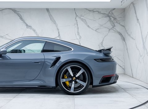 Porsche 911 Turbo S (992) 34