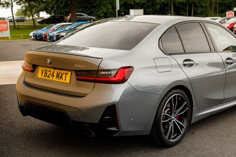 BMW 3 Series 320I M SPORT 8