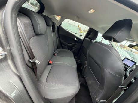 Ford Fiesta TITANIUM 12