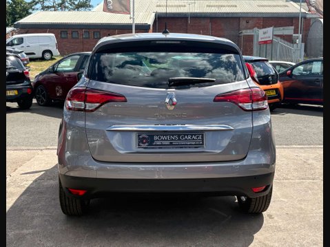 Renault Scenic 1.2 Scenic Signature Nav TCe 5dr 9