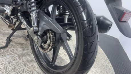 Honda CBF125 CBF125 2012 ONLY 5K MOT SERVICED ICONIC LEARNER BIKE 125CC 46