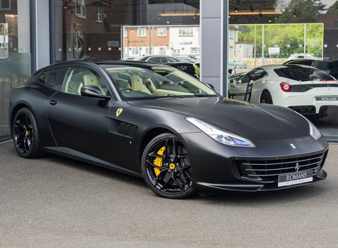 Ferrari GTC4 Lusso T 2