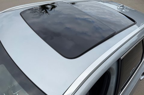 Volvo V90 D5 POWERPULSE INSCRIPTION PRO AWD -PAN ROOF - £6320 OPTIONAL EXTRAS  21