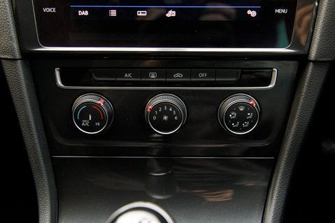 Volkswagen Golf MATCH TSI EVO 28