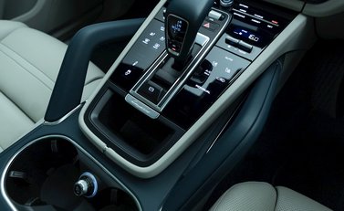 Porsche Cayenne TURBO S E-HYBRID 18