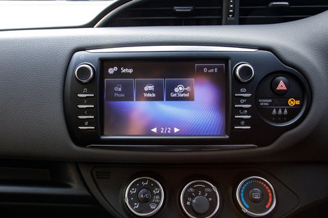 Toyota Yaris VVT-I ICON TECH 25