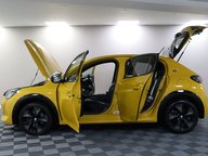 Peugeot e-208 GT PREMIUM 7