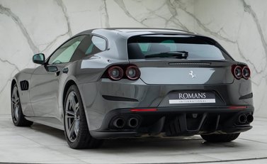 Ferrari GTC4 Lusso V12 7