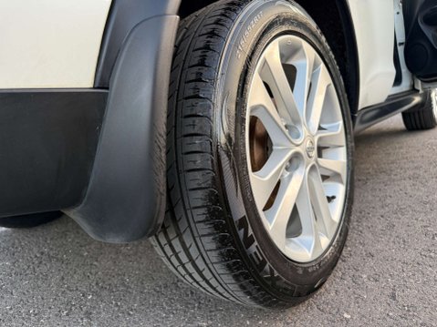 Nissan Juke 1.6 Juke N-Connecta CVT 5dr 25