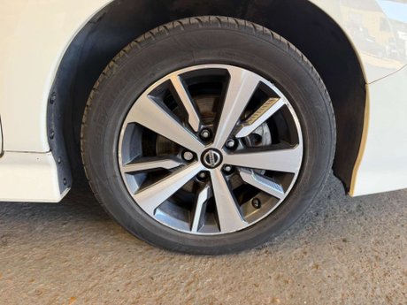 Nissan LEAF 40kWh Acenta Auto 5dr 23