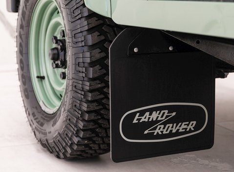 Land Rover Defender 90 Heritage Hard Top 22