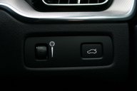 Volvo XC60 2.0 XC60 R-Design B4 MHEV AWD Auto 4WD 5dr 44