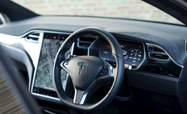 Tesla Model X X P100 13