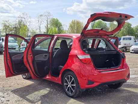 Toyota Yaris 1.5 VVT-h Icon Tech Hatchback 5dr Petrol Hybrid E-CVT Euro 6 (s/s) (100 ps) 3