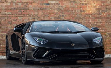 Lamborghini Aventador S LP740-4 Roadster 1