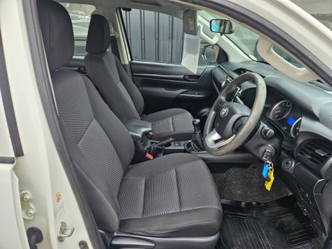 Toyota Hilux ACTIVE 4WD D-4D DCB 7