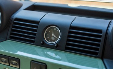 Land Rover Defender 110 Heritage Station Wagon 19