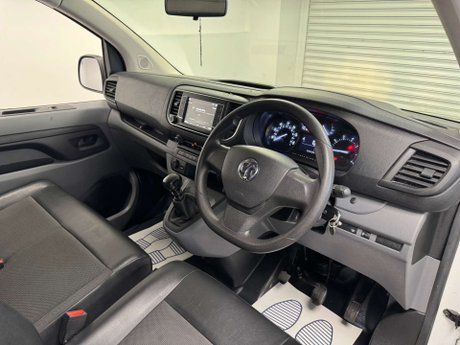 Vauxhall Vivaro 2.0 Vivaro 3100 Dynamic S/S 32